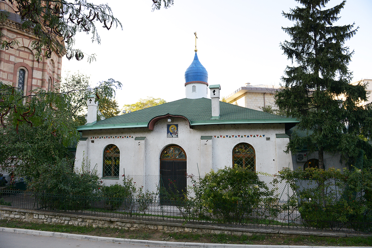 Храм Святой Троицы и Иверская часовня в Белграде (подворье Русской Православной Церкви)